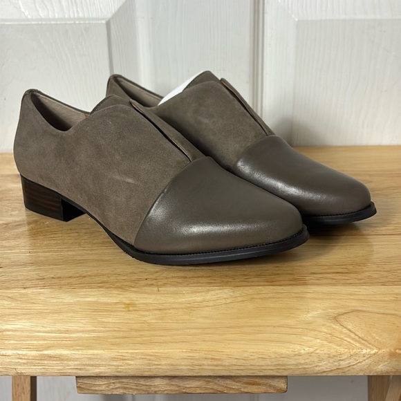 NEW TAHARI Lucy Suede Leather Cap Toe Loafer size 8 Elegant Women's Taupe - Picture 1 of 10